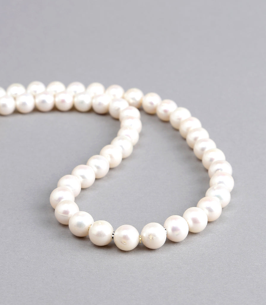 Single Strand White Fresh Water Pearls Necklace with Gold Rings