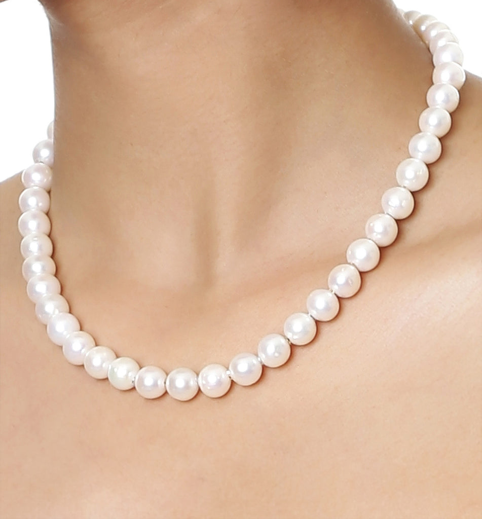 Single Strand White Fresh Water Pearls Necklace with Gold Rings